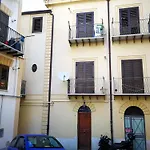 Albergheria House Apartment In The Old Town